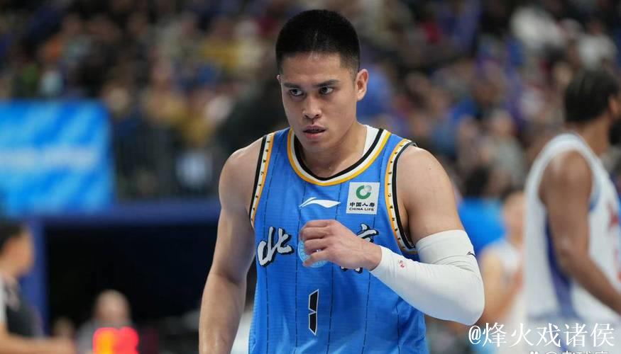 陈盈骏半场11分钟高效砍下21分,命中率惊人达八成七 陈盈骏半场11分钟高效砍下21分,命中率惊人达八成七